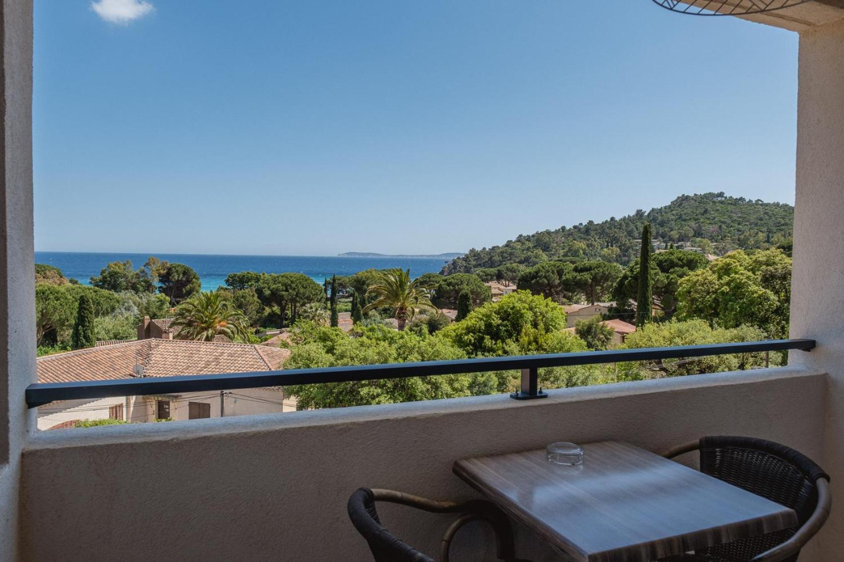 Hotel Beau Site Le Lavandou Bagian luar foto