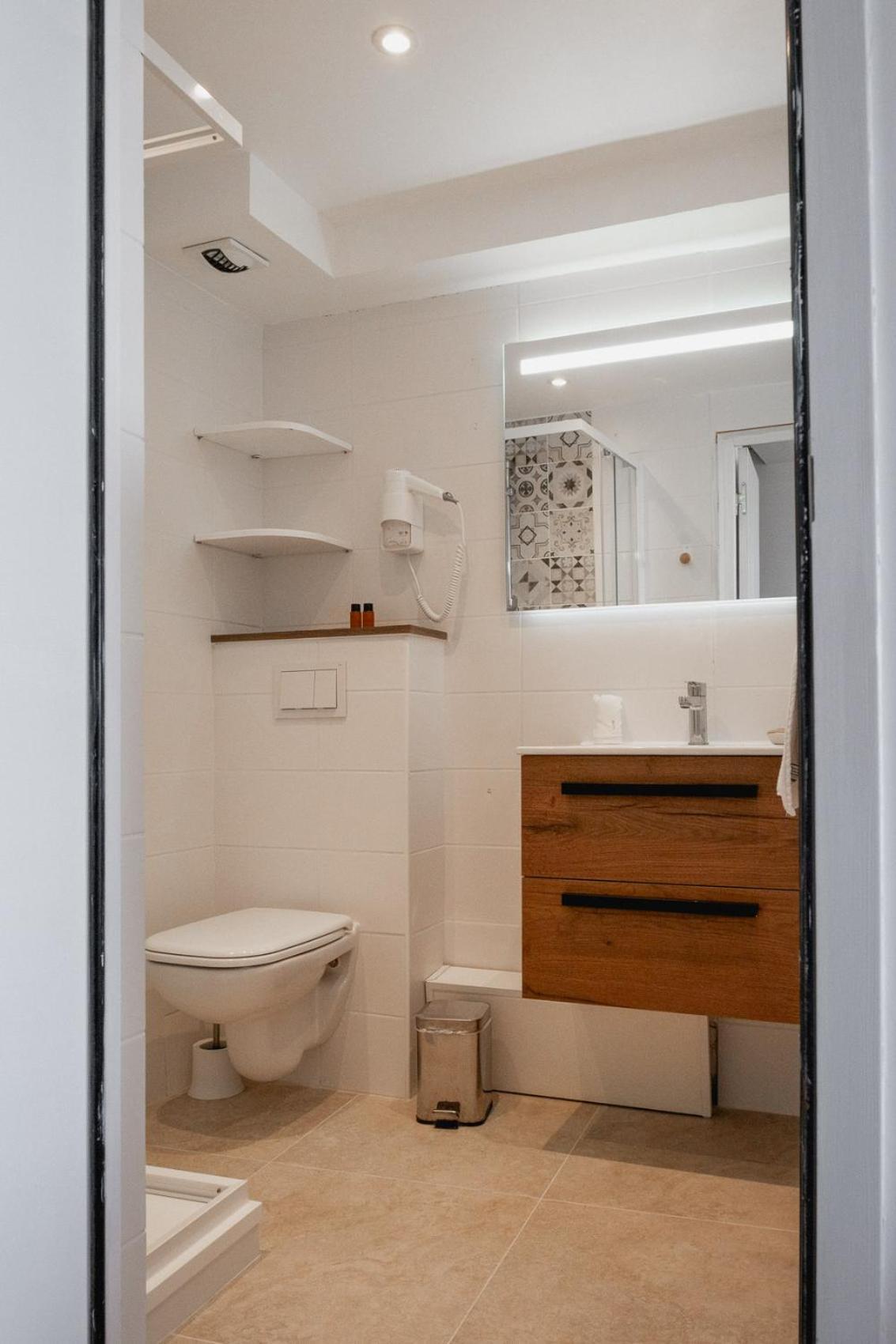 Hotel Beau Site Le Lavandou Bagian luar foto